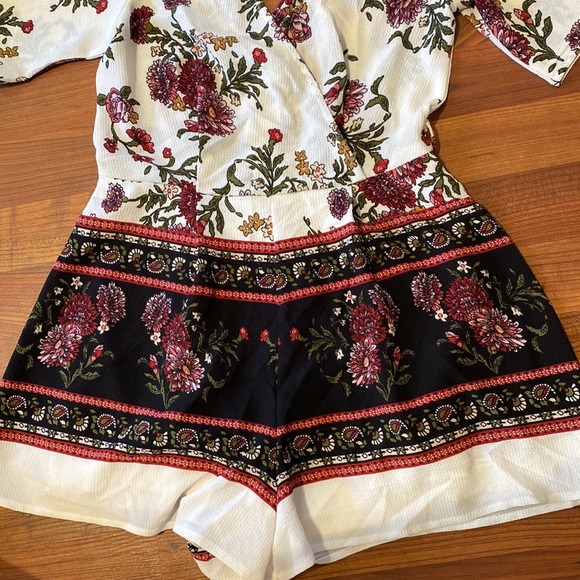 Romper - Picture 3 of 4